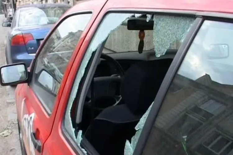 I-a spart masina si i-a furat 16.000 de lei in centrul Dejului VIDEO