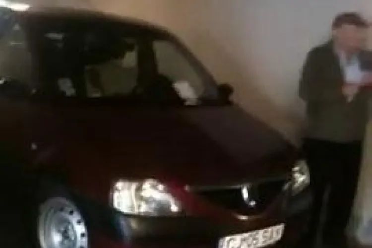 Cum a blocat un sofer parkingul Primariei Cluj-Napoca! A parcat pe rampa de acces VIDEO