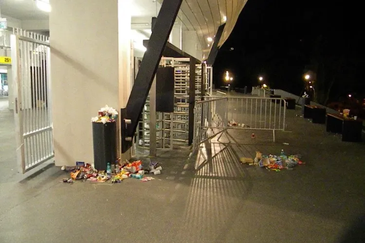 Mizerie la tot pasul pe Cluj Arena dupa concertele Scorpions si Smokie FOTO