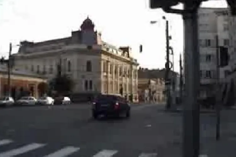 Accident pe Memorandumului, langa sediul Electrica! Semaforul de langa Primarie provoaca victime