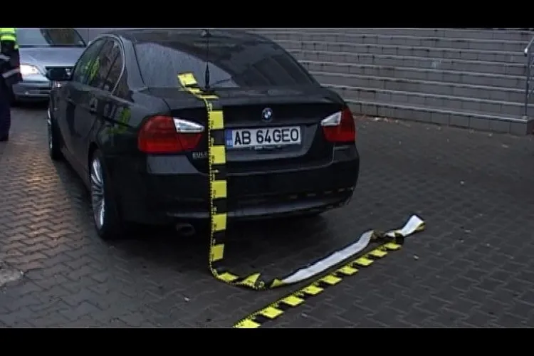 Femeie lovita de un BMW in statia de autobuz din Zorilor VIDEO si FOTO
