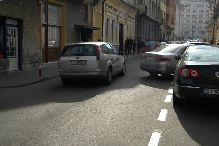 A parcat pe Emil Isac si a blocat jumatate din drum FOTO si VIDEO