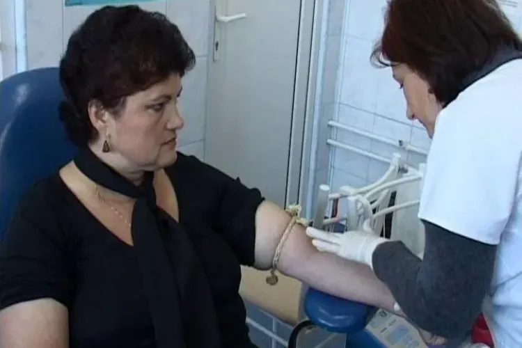 Putem fi si oameni! Sute de persoane au donat sange la Dej pentru un tanar bolnav de leucemie VIDEO