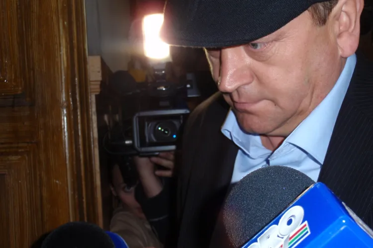Radu Bica, vicepresedintele Consiliului Judetean Cluj, a fost retinut de DNA Cluj pentru luare de mita VIDEO
