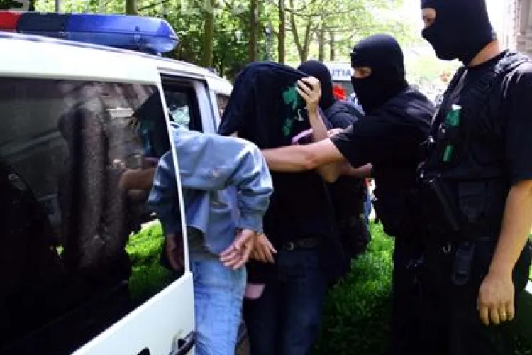 Au furat 15.000 de lei dintr-un magazin din Gherla     