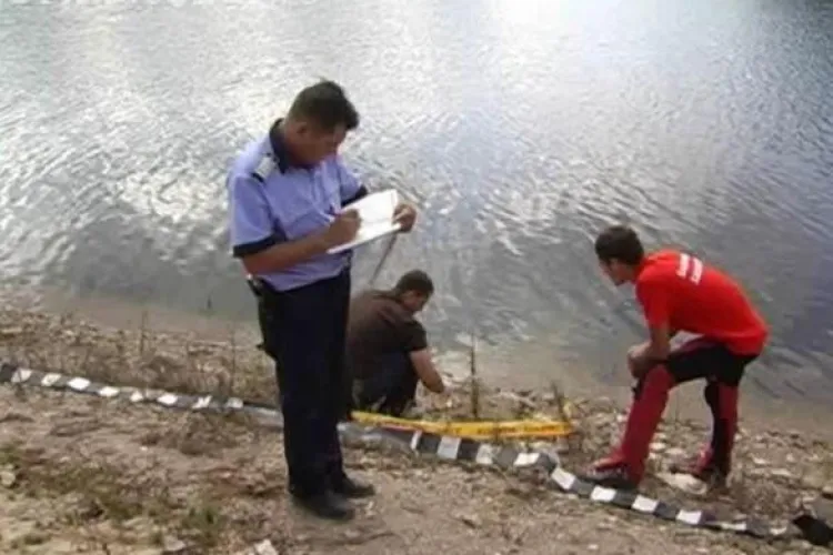 A fost gasit unul dintre cei trei inecati din lacul Belis