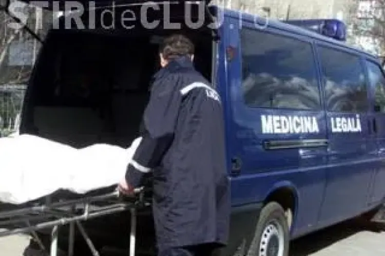 Barbat mort langa blocul Farmec, de pe strada Bucuresti