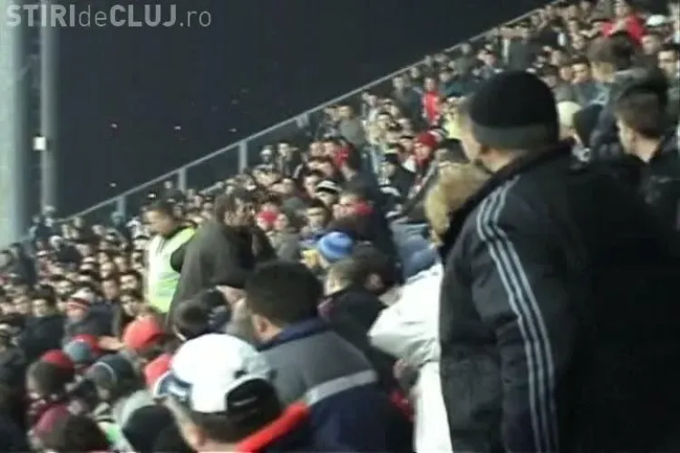 Suporter evacuat de la meciul CFR Cluj-Dinamo, in urma unei altercatii de la Tribuna 2 VIDEO