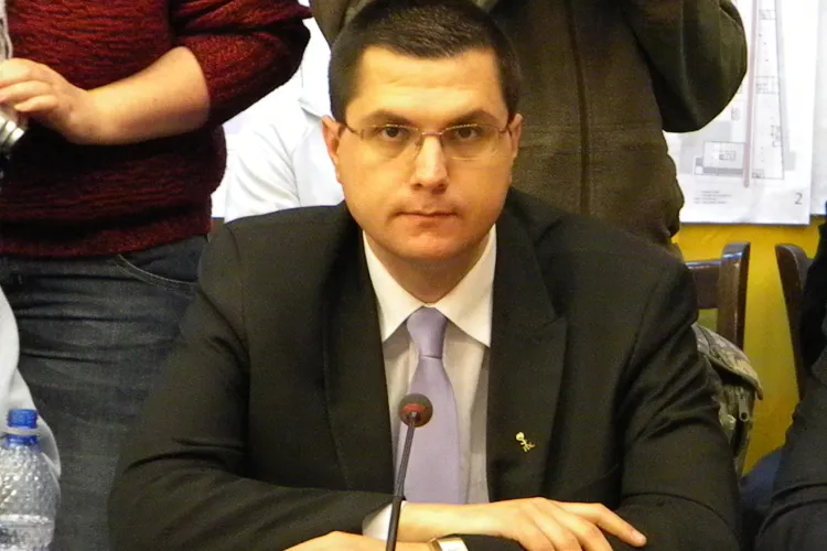 Radu Moisin, primar la 28 de ani: Unii consilieri ma iau peste picior pentru ca sunt tanar VIDEO