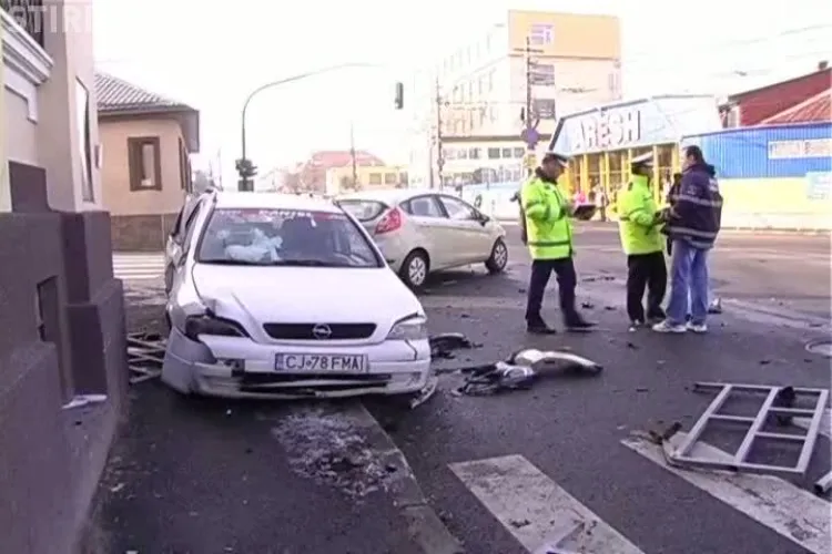 Accidentul de pe strada Paris, surprins in direct de camerele de supraveghere VIDEO EXCLUSIV