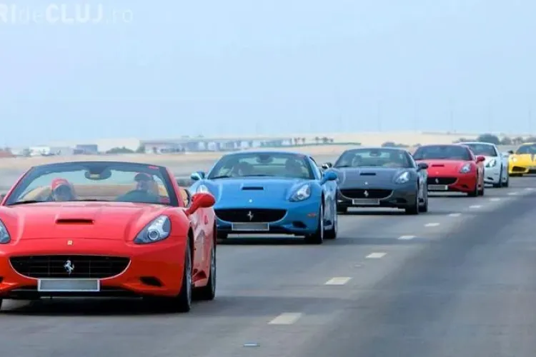 Unii nu stiu ce e criza! Parada Ferrari intre Dubai si Abu Dhabi FOTO SI VIDEO