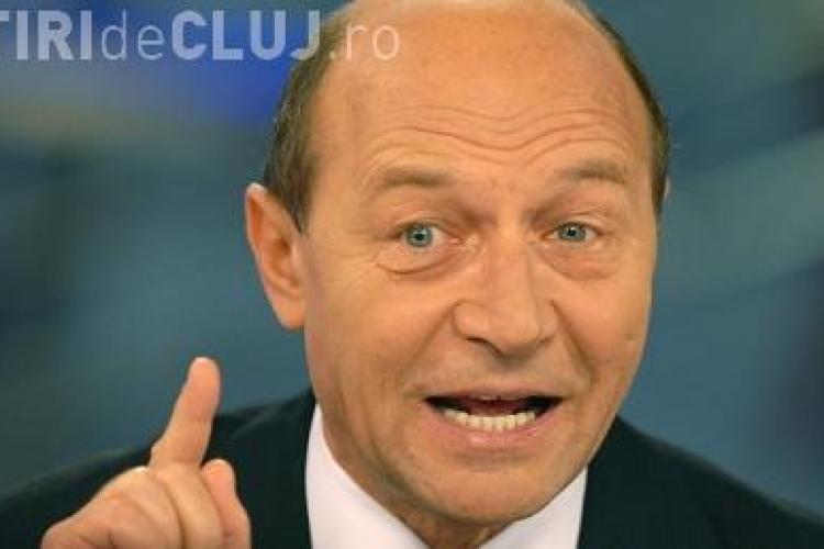 Basescu: Se stia de cazul Apostu de 6 luni. Emil Boc nu e langa Apostu. Numai de el nu-i arde VIDEO