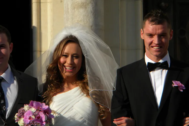 Cristi Bud s-a casatorit la Cluj! Vezi cum arata mireasa VIDEO si FOTO