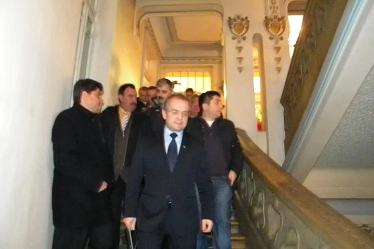 Boc: Dupa arestarea lui Sorin Apostu administratia merge mai departe. Nu vreau sa fiu primar! VIDEO