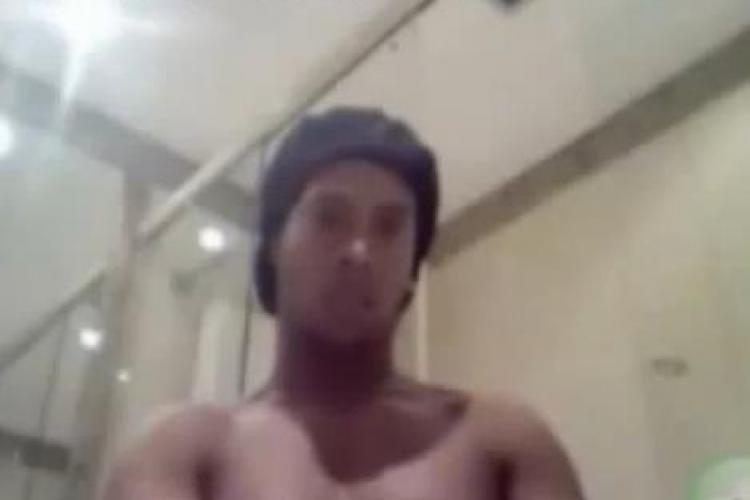 Ronaldinho s-a masturbat in fata unui webcam VIDEO
