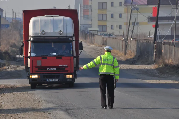 Camionagii fenteaza centura Valcele-Apahida! Ei se avertizeaza prin statii cand sunt razii pe strada Buna Ziua VIDEO