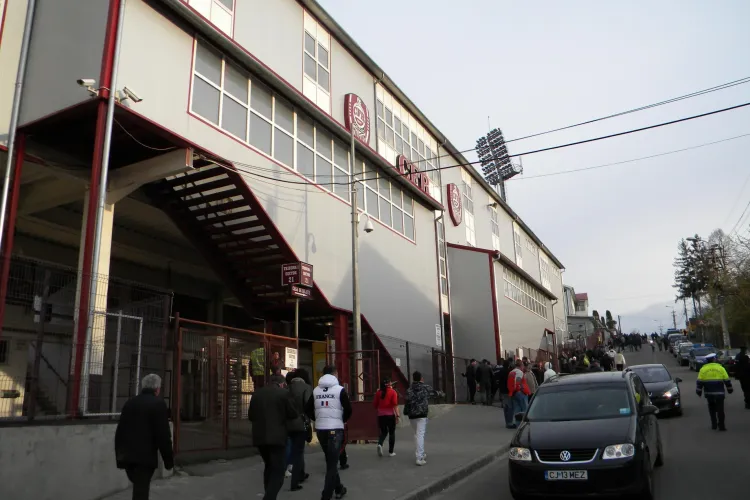 Suporterii CFR Cluj s-au infratit cu cei de la U Cluj: "Nu ne confiscati stadionul!" Vezi comunicatul