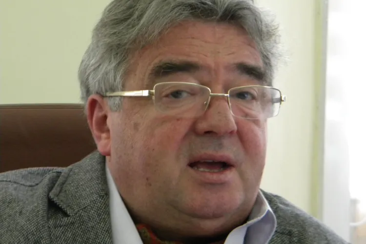 Ordinul de suspendare a lui Sorin Apostu nu poate fi emis pentru ca prefectul e la Paris