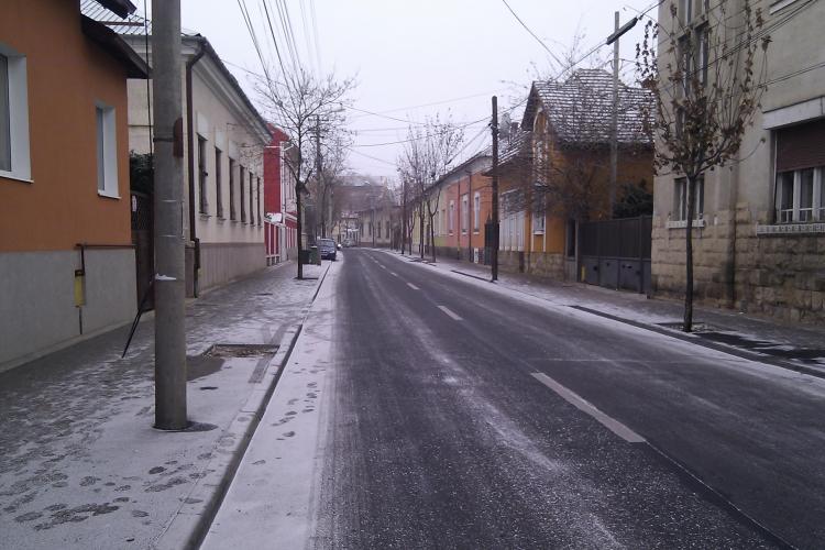 Prima ninsoare serioasa se lasa asteptata la Cluj! Soferii au tremurat putin cand au iesit dimineata din casa FOTO
