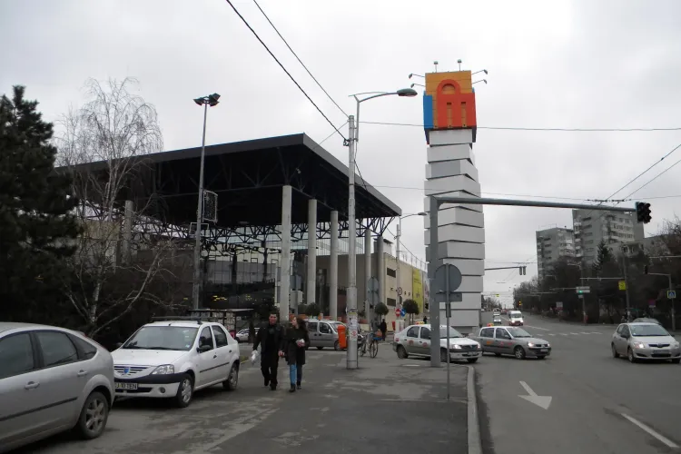 Clujenii cer sens giratoriu in fata Iulius Mall Cluj