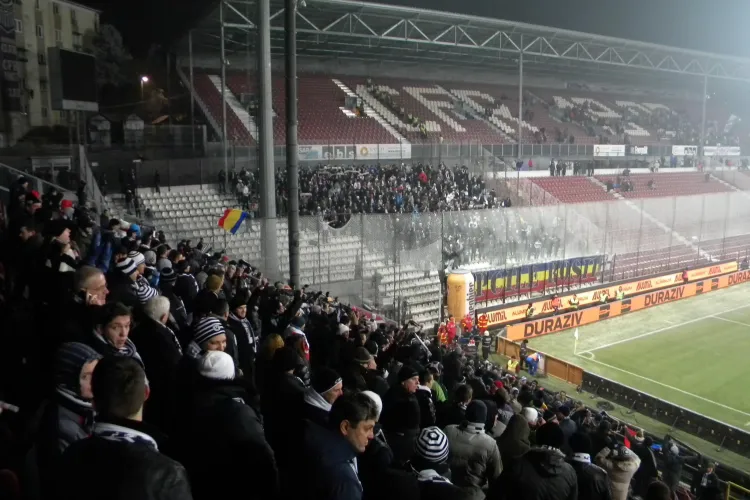 LIVE STREAM de pe stadionul din Gruia! Vezi cat sunt de goale tribunele