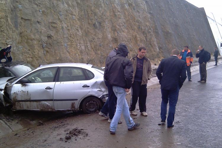 Traficul pe Autostrada Transilvania s-a reluat. 8 masini au fost avariate din cauza poleiului