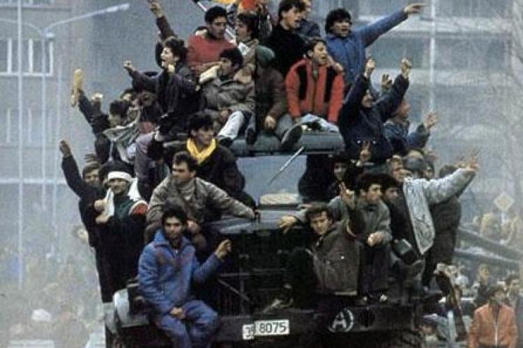 IMPRESIONANT! Fotografii din Revolutia din 1989 pe Facebook