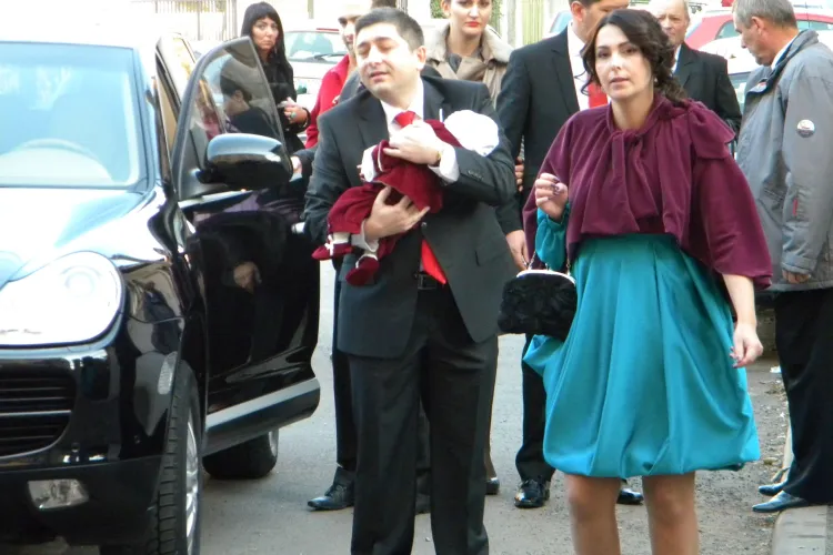 Tise si-a botezat fiul. Florin Piersic a fost nas: "Cum sa fie politician cand va fi mare!?" VIDEO