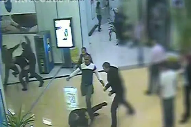 Bataie intr-un Mall din Baia Mare! Doua clanuri s-au razboit VIDEO