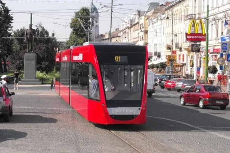 Astra Vagoane Arad se lupta cu doua firme din Franta si Polonia pentru a aduce tramvaie la Cluj! VEZI cum arata garniturile