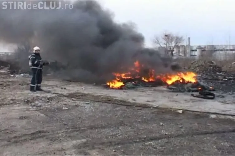 Dejul acoperit de fum la orele amiezii! Un grup de tigani au panicat intreg orasul VIDEO