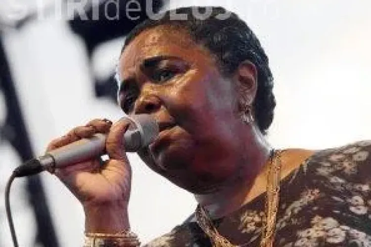 Cesaria Evora a murit