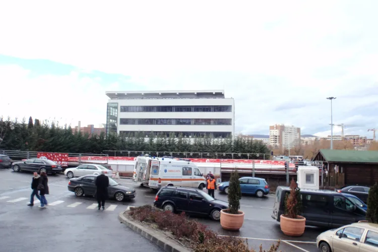 Si-a rupt piciorul pe patinoarul din Gheorgheni FOTO