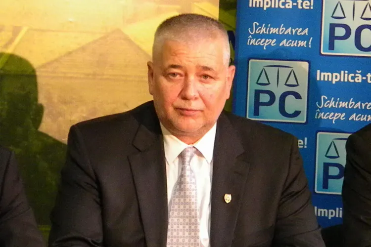 Nicoara: Presedintele si premierul au fost singurii huiduiti de 1 decembrie