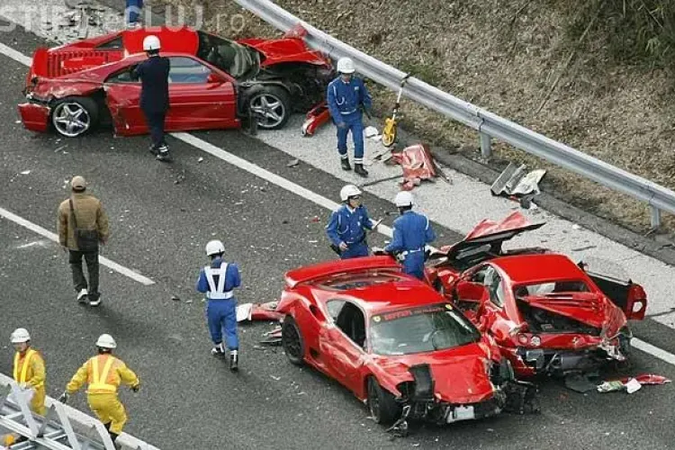 Cel mai scump accident rutier din istorie! 8 Ferrari s-au facut praf VIDEO