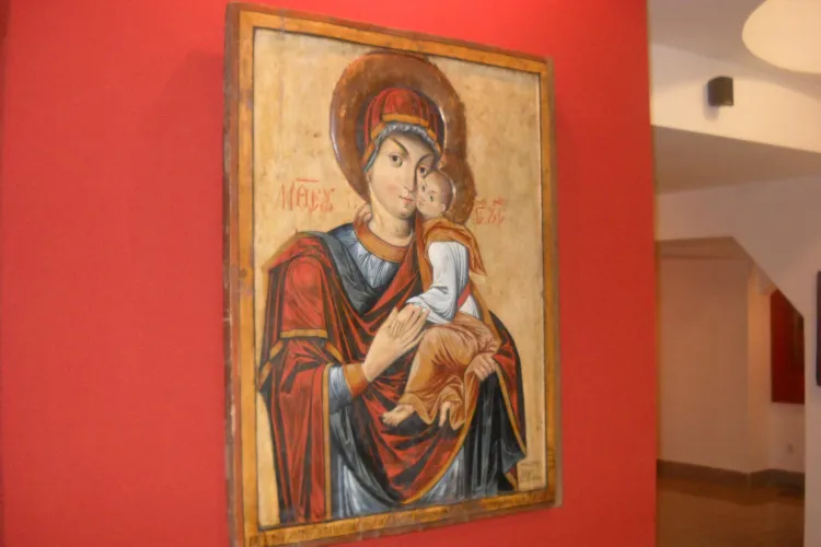 "Sora" icoanei facatoare de minuni de la Nicula, expusa in Muzeul Mitropoliei! Vezi aici FOTO si VIDEO