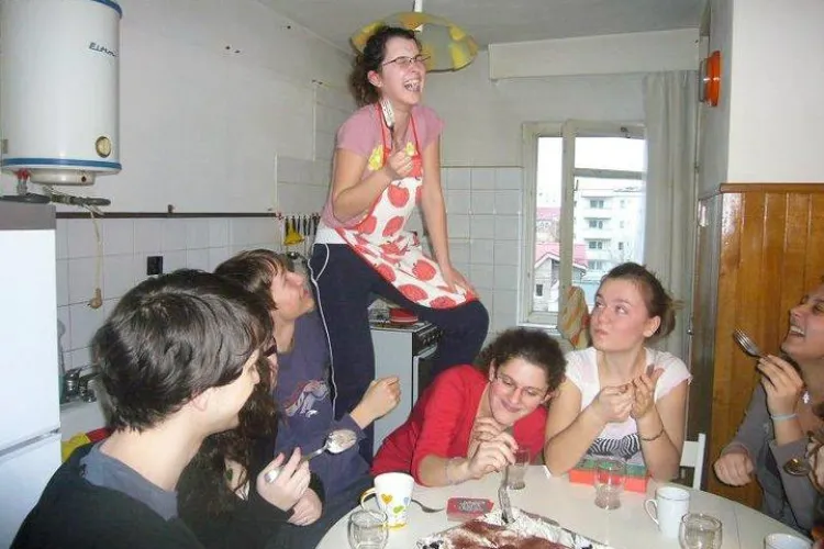 Galerie FOTO cu Iulia Plaian din timpul liceului. Vezi fotografii care infirma faptul ca ar fi fost depresiva