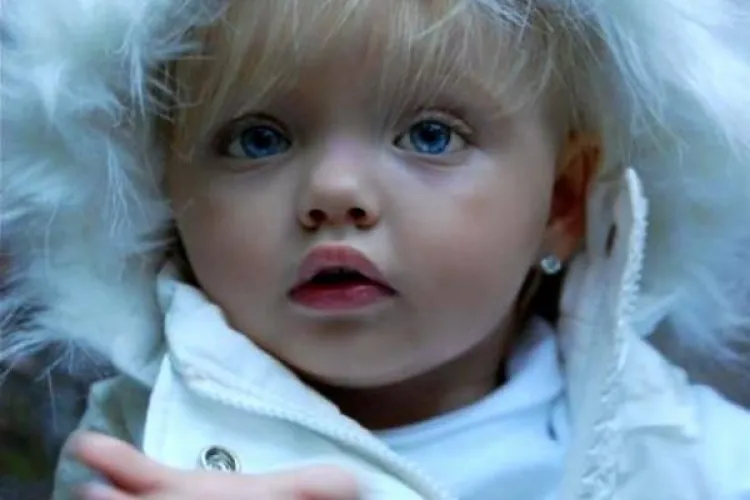 Arata ca o papusa! Are numai 2 ani si e cea mai frumoasa fetita din SUA FOTO