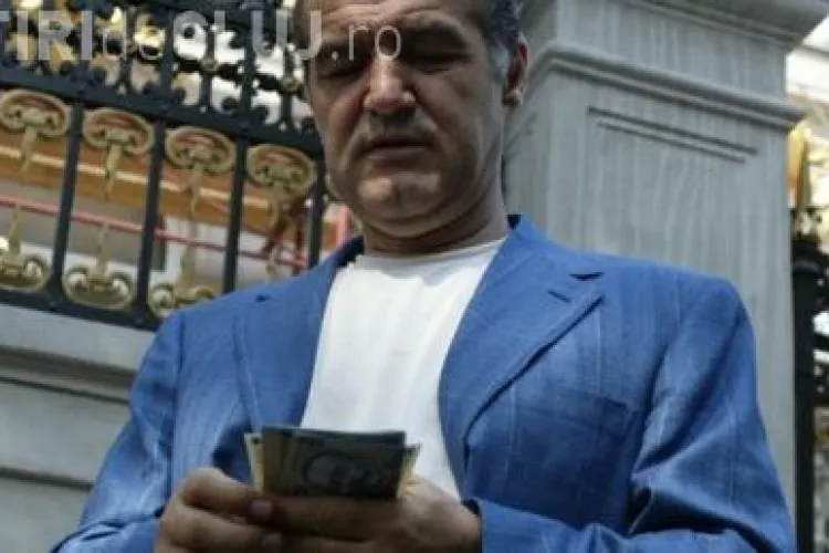 Gigi Becali le-a dat colindatorilor 20.000 de euro VIDEO