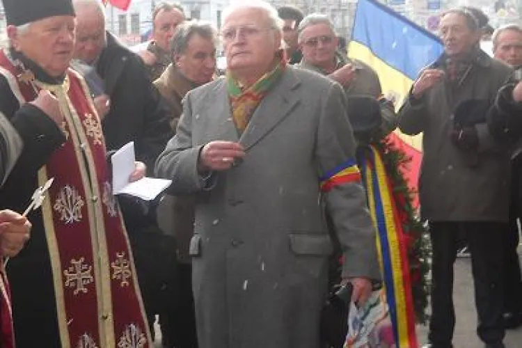 Revolutionarii despre taierea indemnizatiei: Suntem calcati in picioare