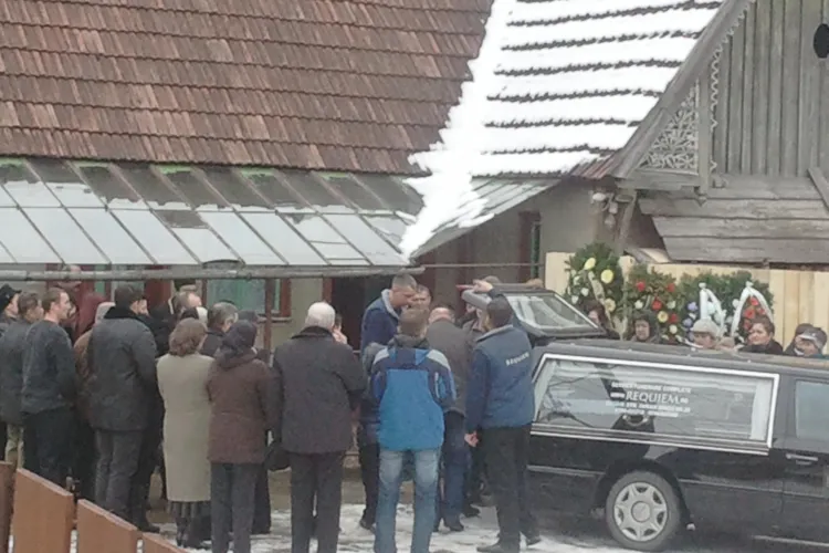 Ioan Boc, privegheat la Rachitele de premier si de toate rudele. Inmormantarea are loc la ora 12.00