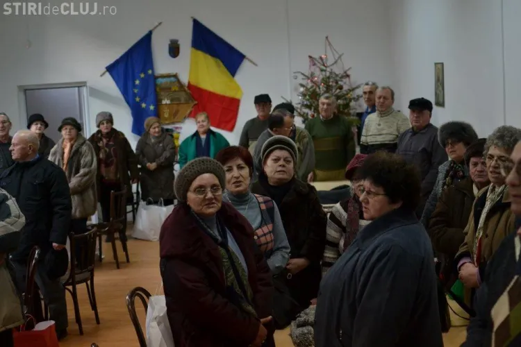 200 de batrani au primit cadouri in urma campaniei "Nepoti de Craciun"