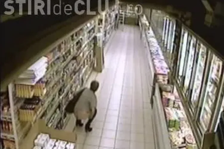 Incredibil! Si-a facut nevoile intr-un supermarket | VIDEO