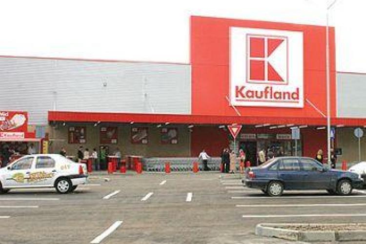 Kaufland Cluj, amendat cu 30.000 de lei pentru produse neetichetate si fara termen de expirare