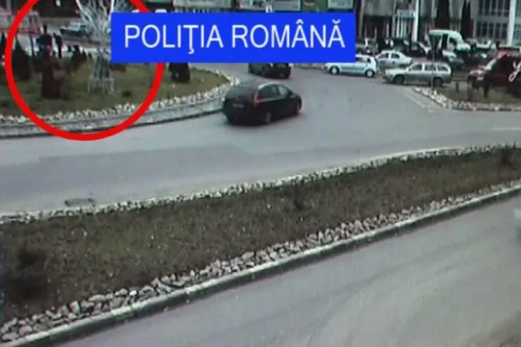 Mos Craciun, furat din sensul giratoriu de pe Calea Turzii! VIDEO CAMERA DE SUPRAVEGHERE