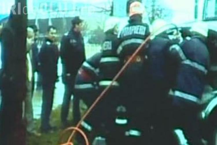 Imagini cu accidentul lui Mircea Lucescu! Antrenorul este scos din masina pe targa VIDEO
