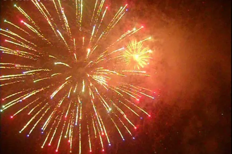 Stiri de Cluj va ureaza LA MULTI ANI ! Vezi FOTO si VIDEO cu artificiile din centrul orasului