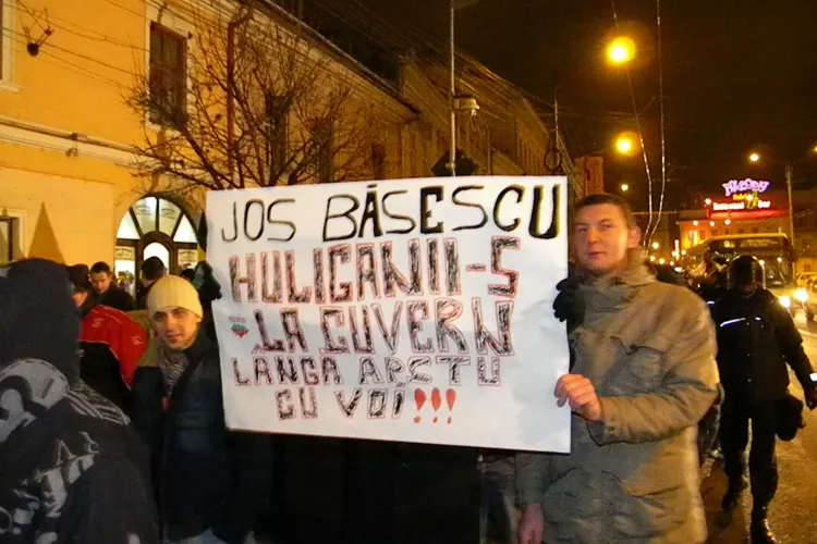 Un clujean a compus o piesa hip-hop in care cere demisia lui Basescu VIDEO- Vezi videoclipul bazat pe protestele din aceste zile