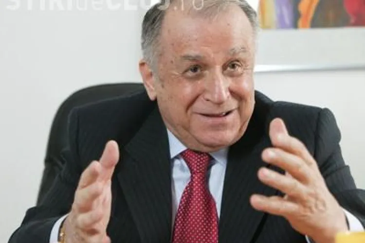 Ion Iliescu, operat la colon