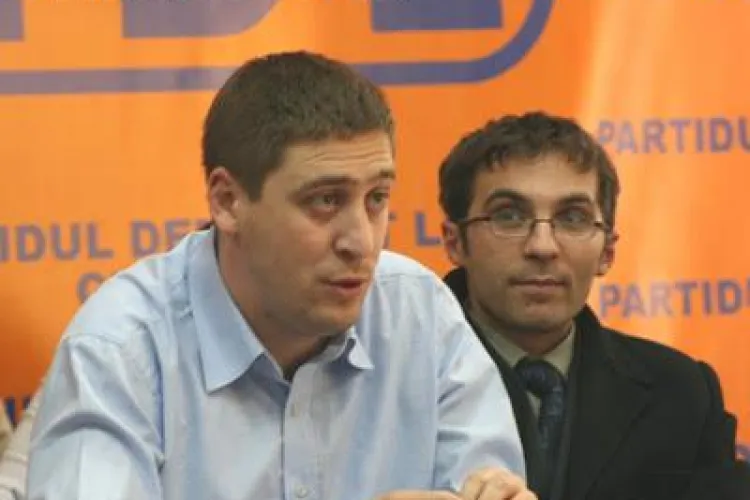 Boc isi avanseaza clujenii din Guvern!  Darius Pintilie, seful de protocol al lui Boc, promovat sa decida asupra bunurilor confiscate